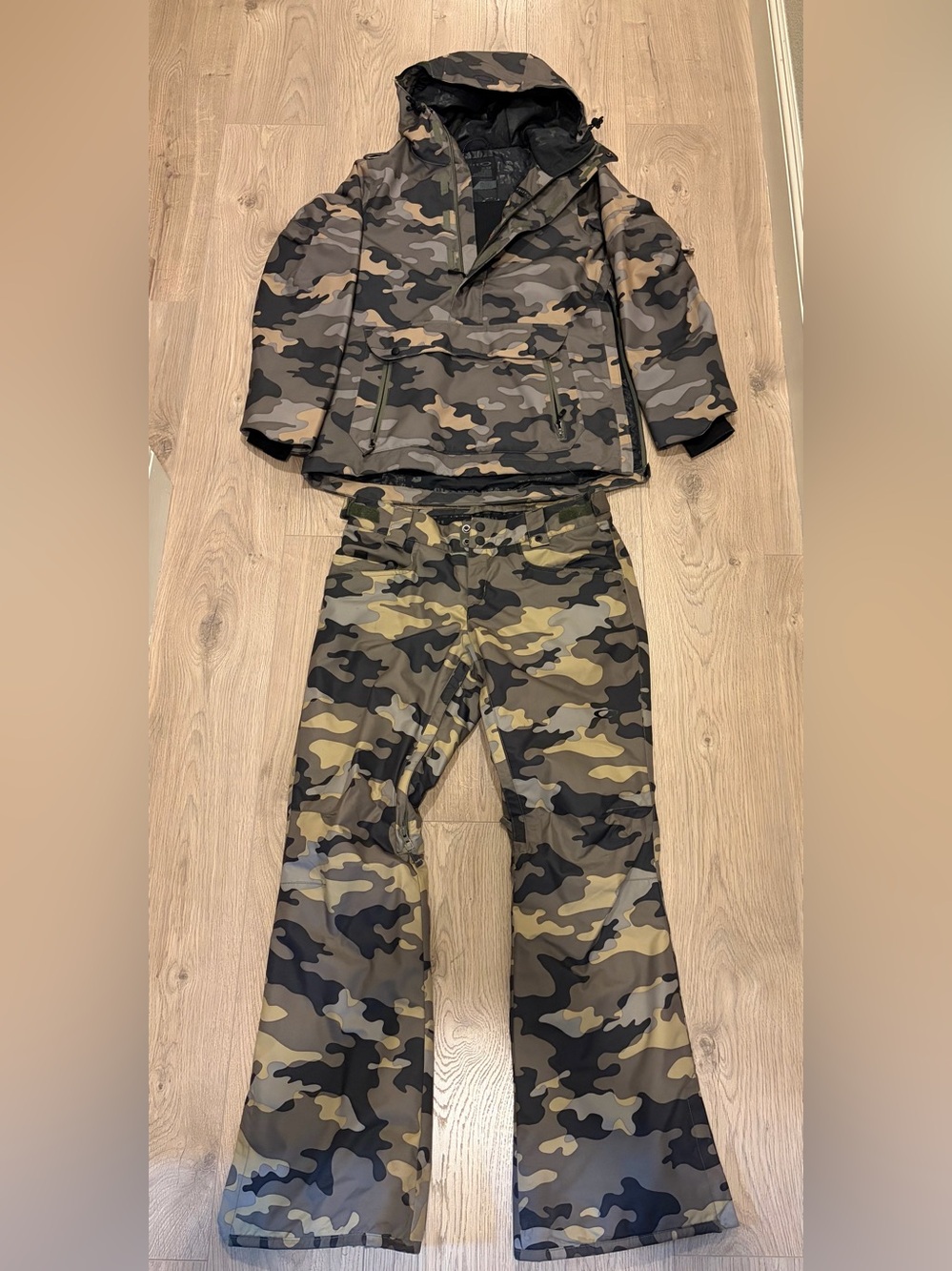 Oakley Camouflage Ski Pants & Jacket - Green, Tan, Black